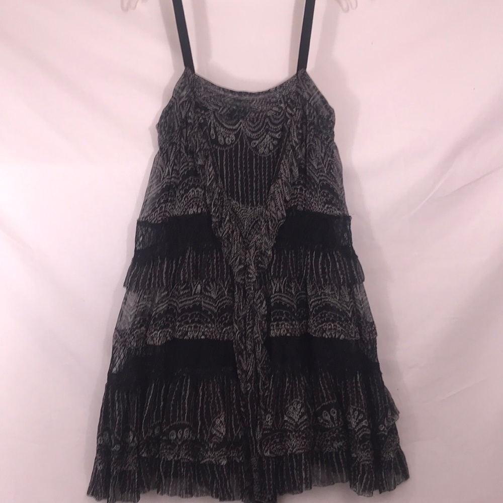 Diane Von Furstenberg silk dress Size 6